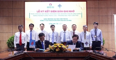 Đạm Cà Mau ký kết hợp tác với Đại học Cần Thơ